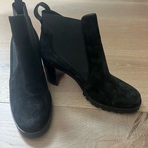 Rare Louboutin suede Marcharcroche.   Black.  Excellent condition